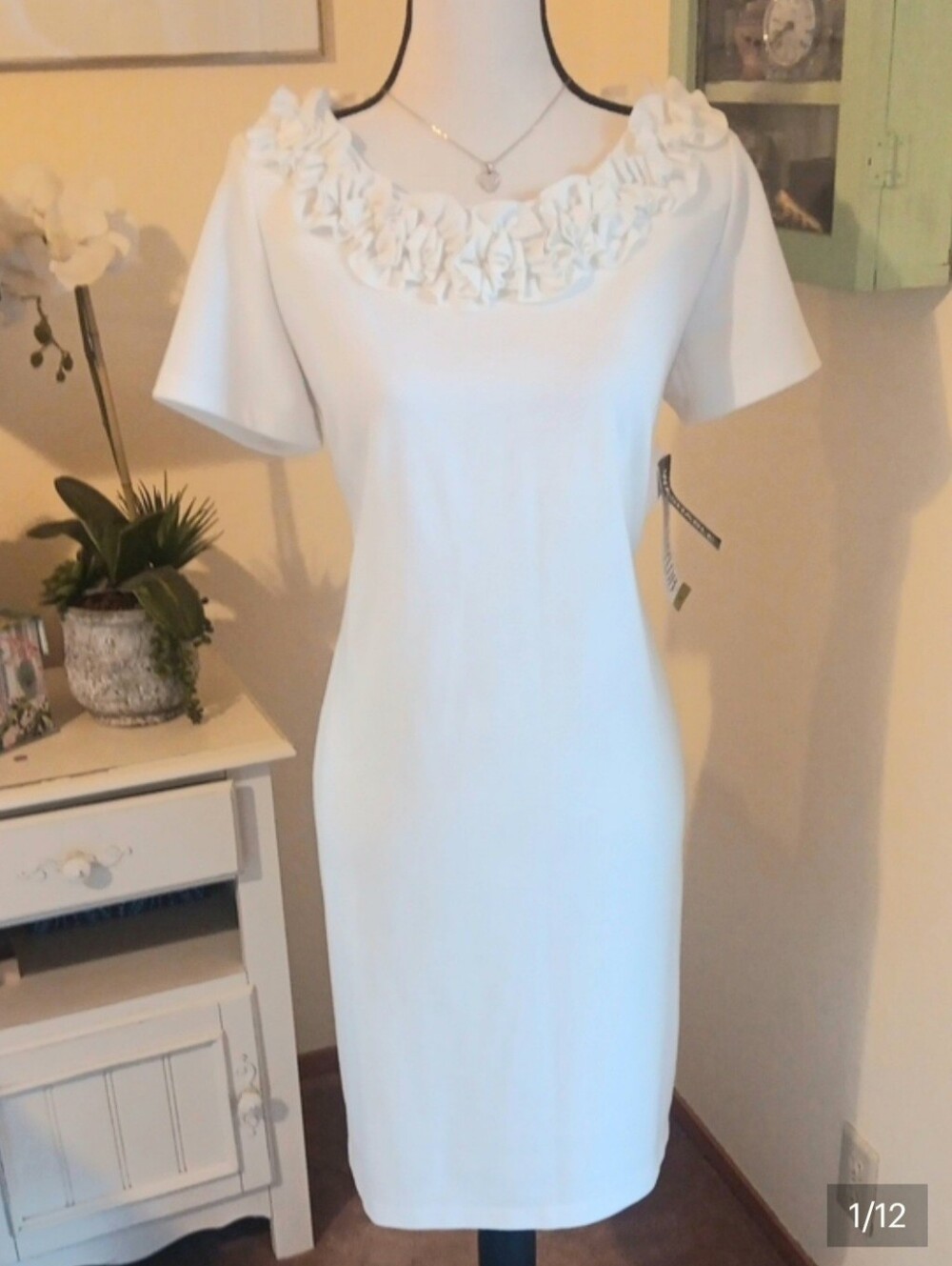 NWT Juluan Taylor 60's Mod, Cream Shift Dress With Ruffled Coquette Collar